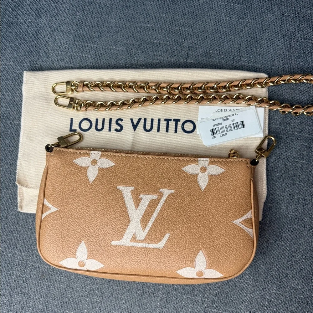 Louis Vuitton pochette accessoires SMALL monogram bicolor